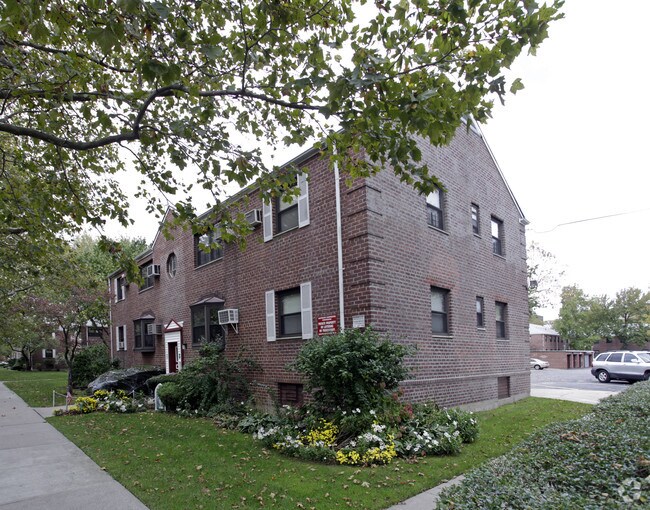 Building Photo - 15551 81st St