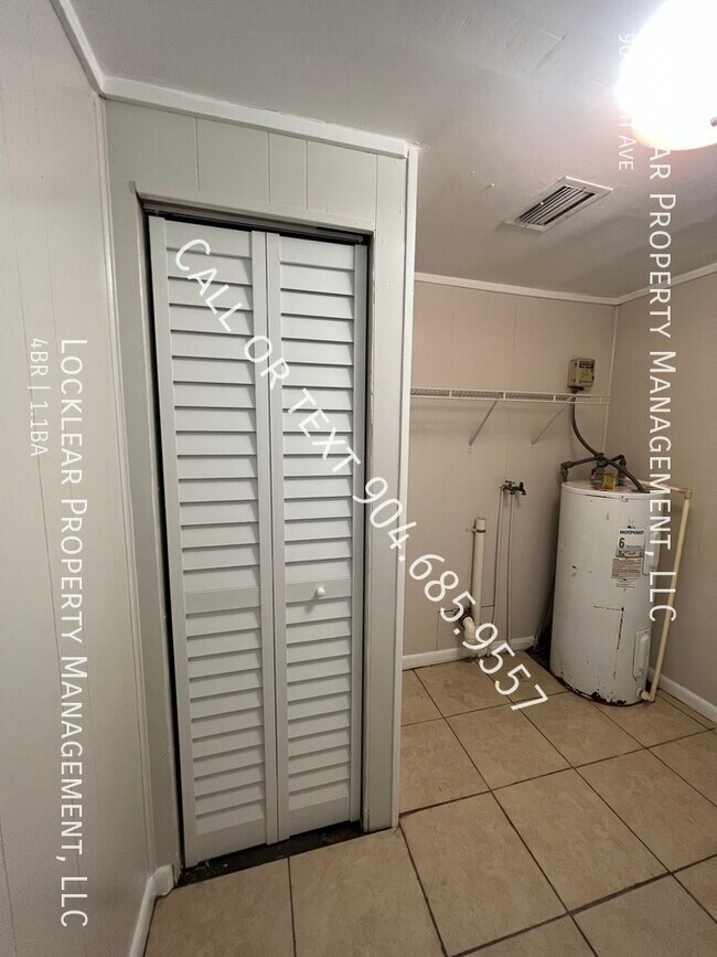 Foto del edificio - Spacious 4 Bed, 1.5 Bath Home!