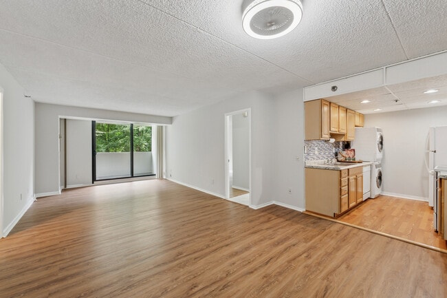 Building Photo - 5911 Edsall Rd