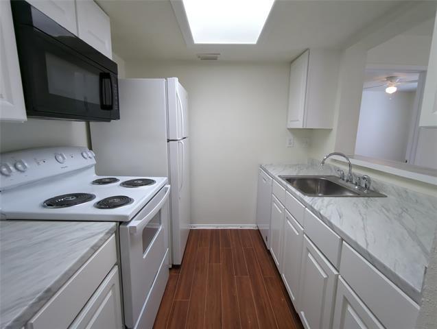 Foto del edificio - 7431 Holly Hill Dr