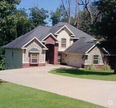 Building Photo - 13888 Eastgate Dr