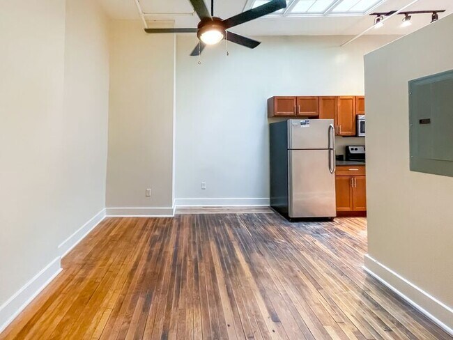 Foto del edificio - 213 E Broad St