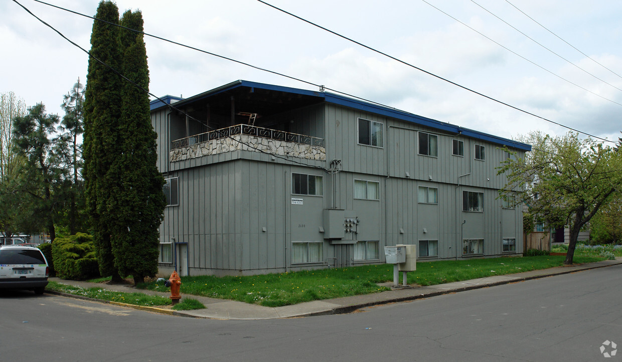 Building Photo - 2600 NW Fillmore Ave