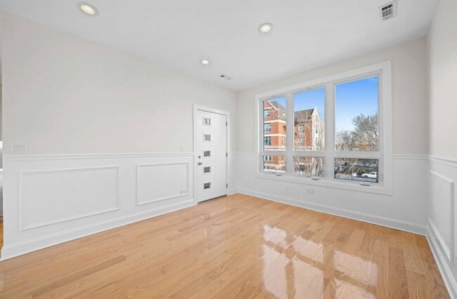 Building Photo - 2811 W Jackson Blvd
