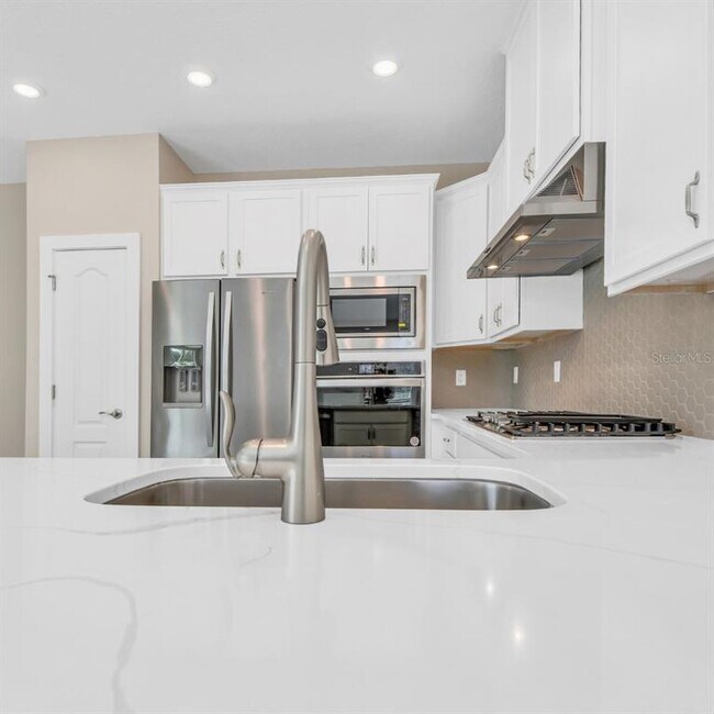 Foto del edificio - 7950 Delwin Ln