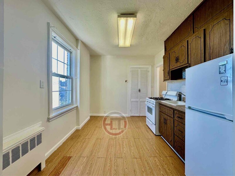 Primary Photo - 450 Quincy Ave