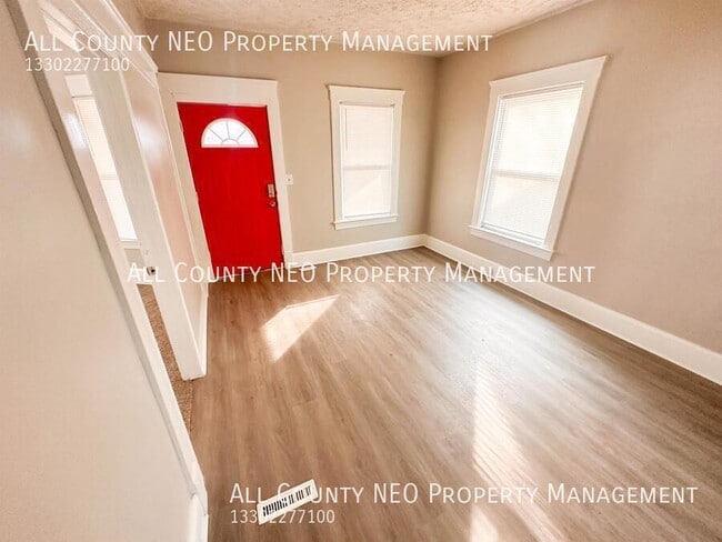 Foto del edificio - 9720 Denison Ave