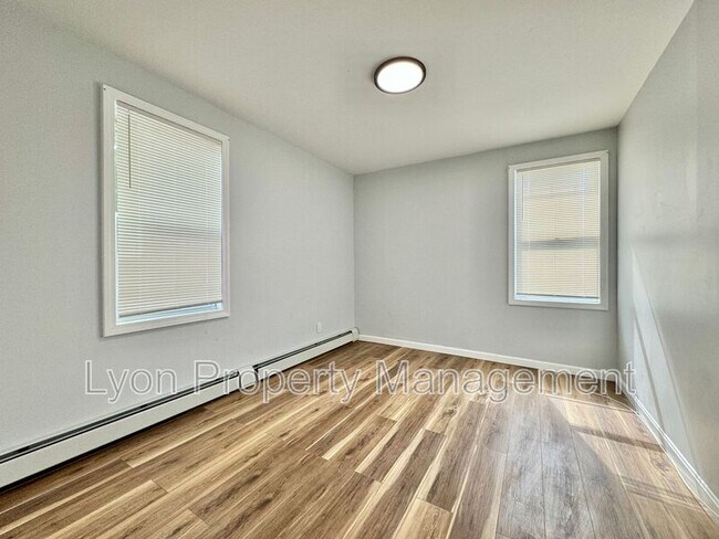 Building Photo - 204 Chapin Ave