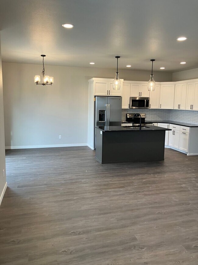 Foto del edificio - 3 Bed 2.5 Bath Single Family Home