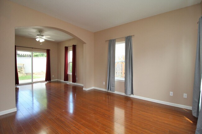Foto del edificio - 16255 SE Blooming Ln