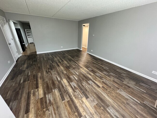 Building Photo - 1338 S Lorraine Rd