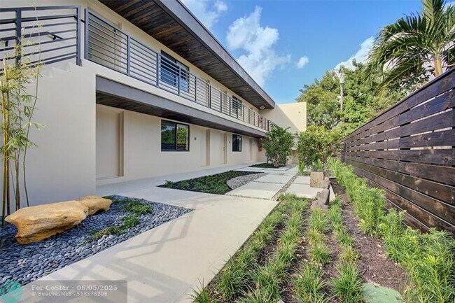Foto del edificio - 1273 NE 38th St