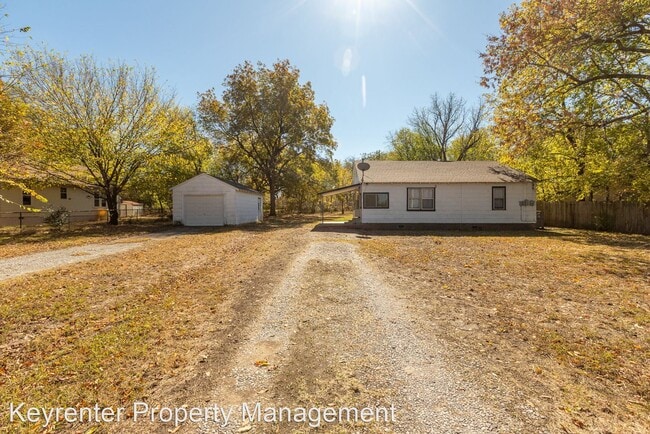Building Photo - 3 br, 1 bath House - 3816 W 59th St