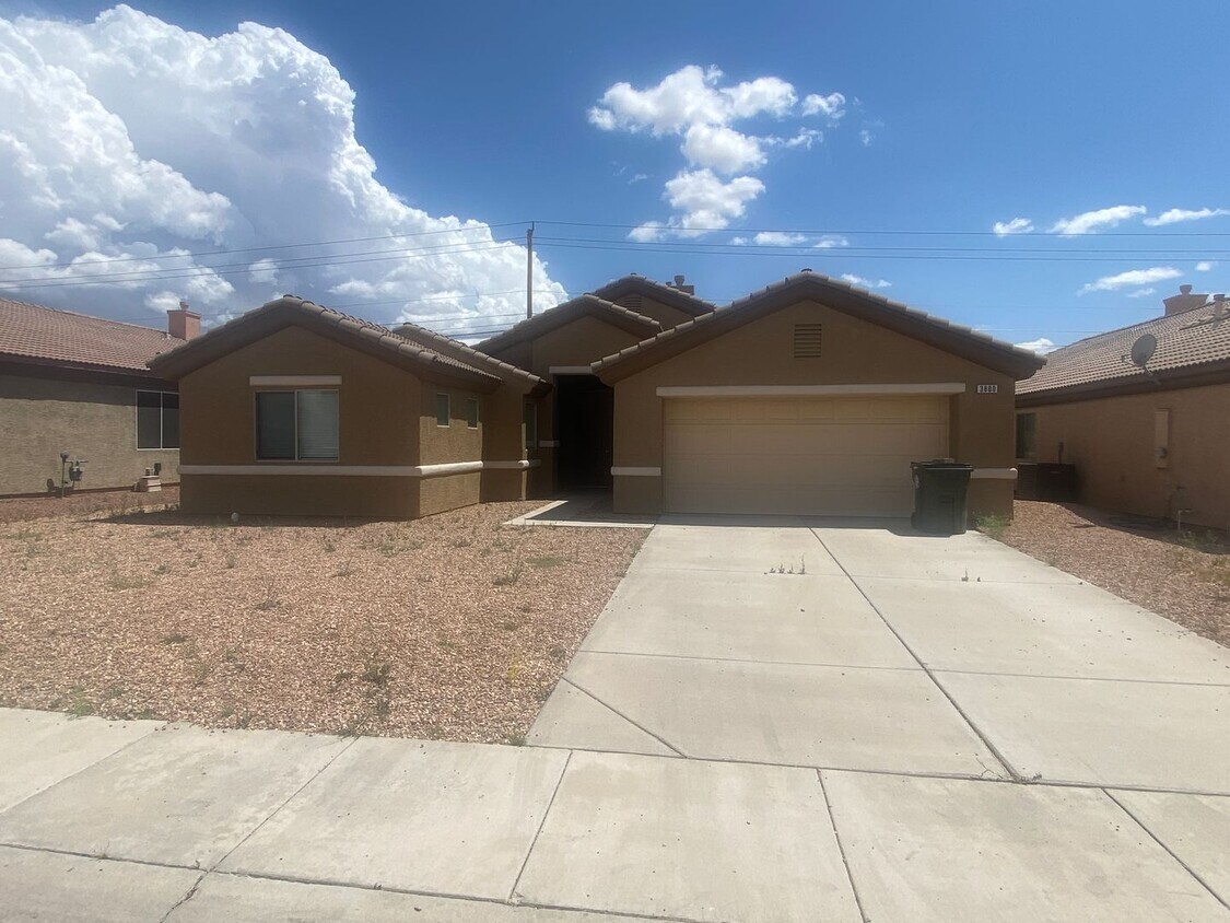 Foto principal - Stunning Home in Kingman – Spacious, Moder...