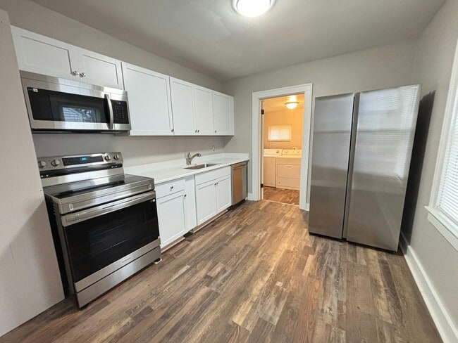 Building Photo - 8095 Continental Ave