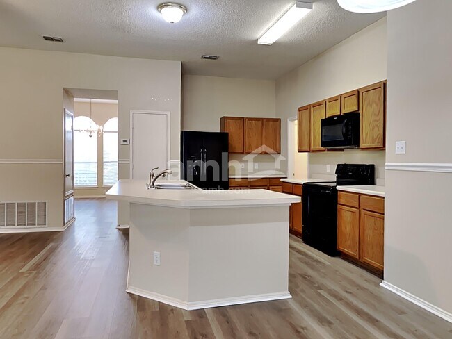 Building Photo - 517 Pinto Ln