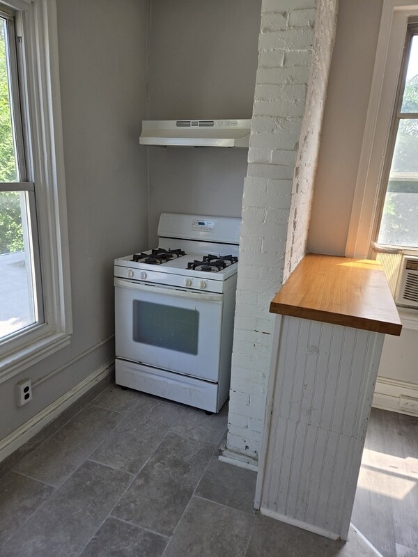 Foto del edificio - 516 W Queen Ln