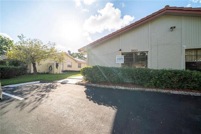 Foto del edificio - 3920 NW 110th Ave