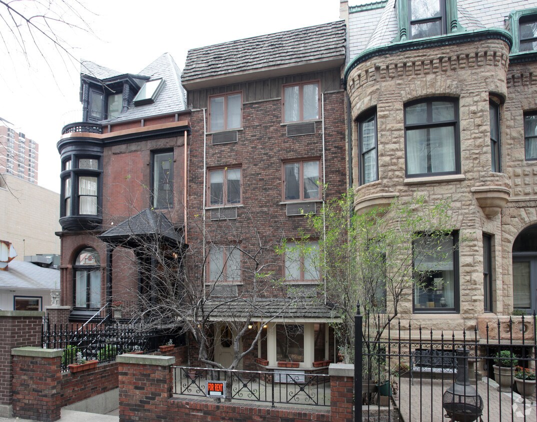 Building Photo - 28 E BELLEVUE Pl