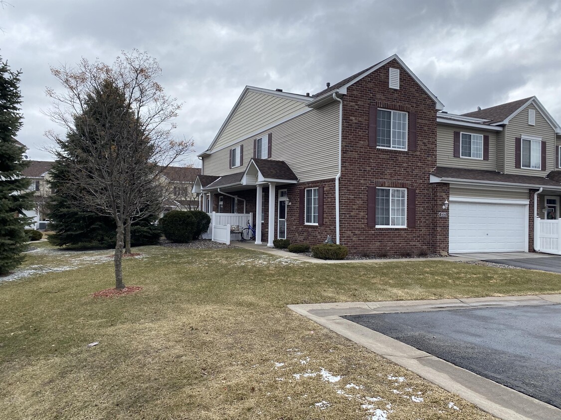 Primary Photo - 17171 Polk Cir NW