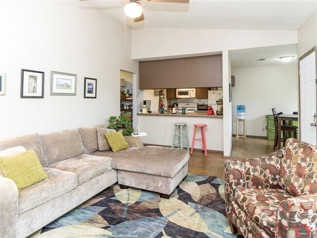 Foto del edificio - 704 Ramble Ln