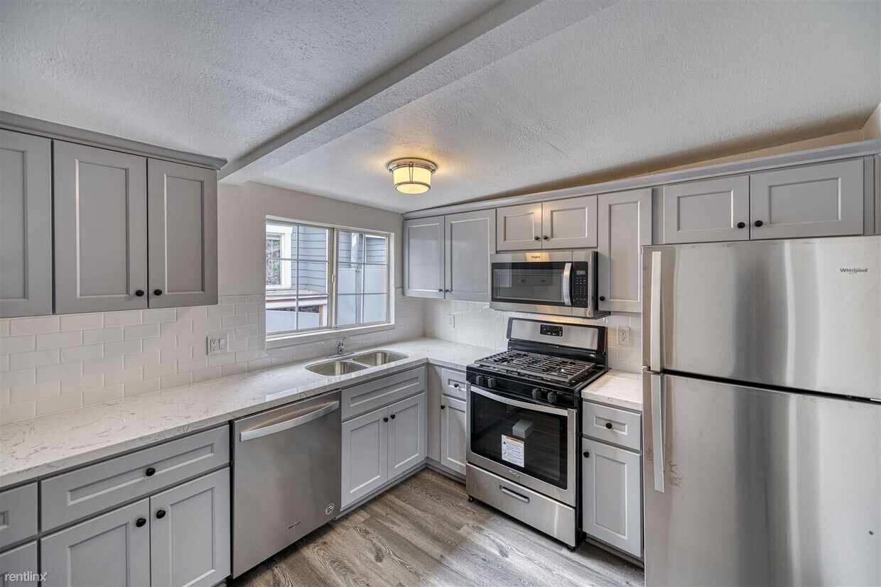 Primary Photo - 2 br, 1 bath Triplex - 5325 2nd Avenue