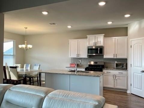 Foto del edificio - 440 Lakeshore Village E