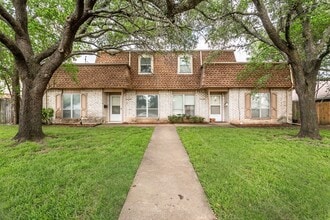 Building Photo - 11350-11352 Quail Run St