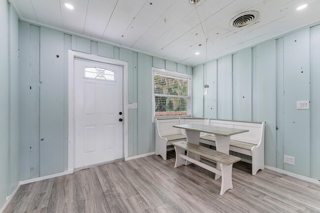 Foto del edificio - 856 SW Rustic Cir