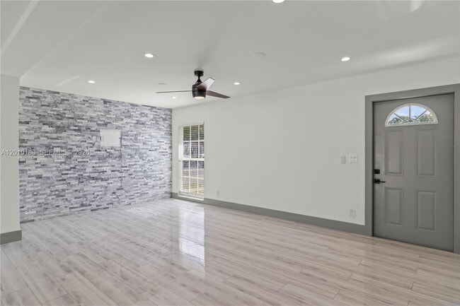 Foto del edificio - 7913 NW 72nd Ave