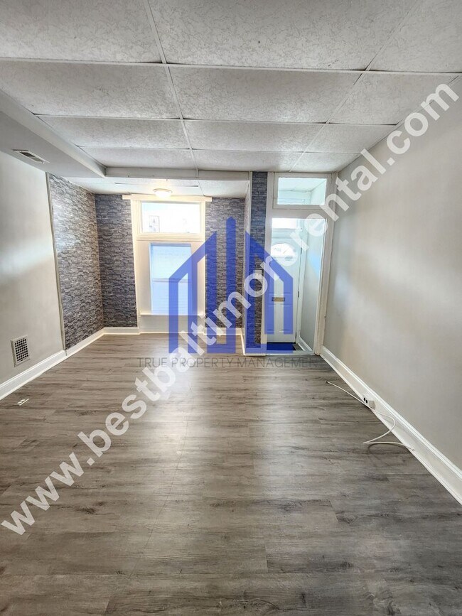 Foto del edificio - Spacious 3 Bedroom in East Baltimore