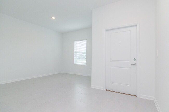Foto del edificio - Beautiful 5 bed/3 bath home For Rent at Pi...