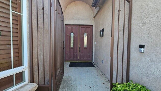 Foto del edificio - Luxurious Home in North Bakersfield 3 BD 3 BA