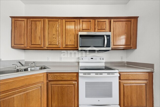 Foto del edificio - 8516 Rainy Lake Dr