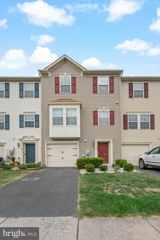 109 Tidewater Terrace, Falling Waters, WV 25419 Townhome Rentals in