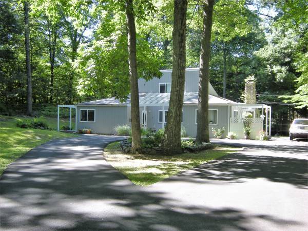 Primary Photo - 25 Peacock Rd