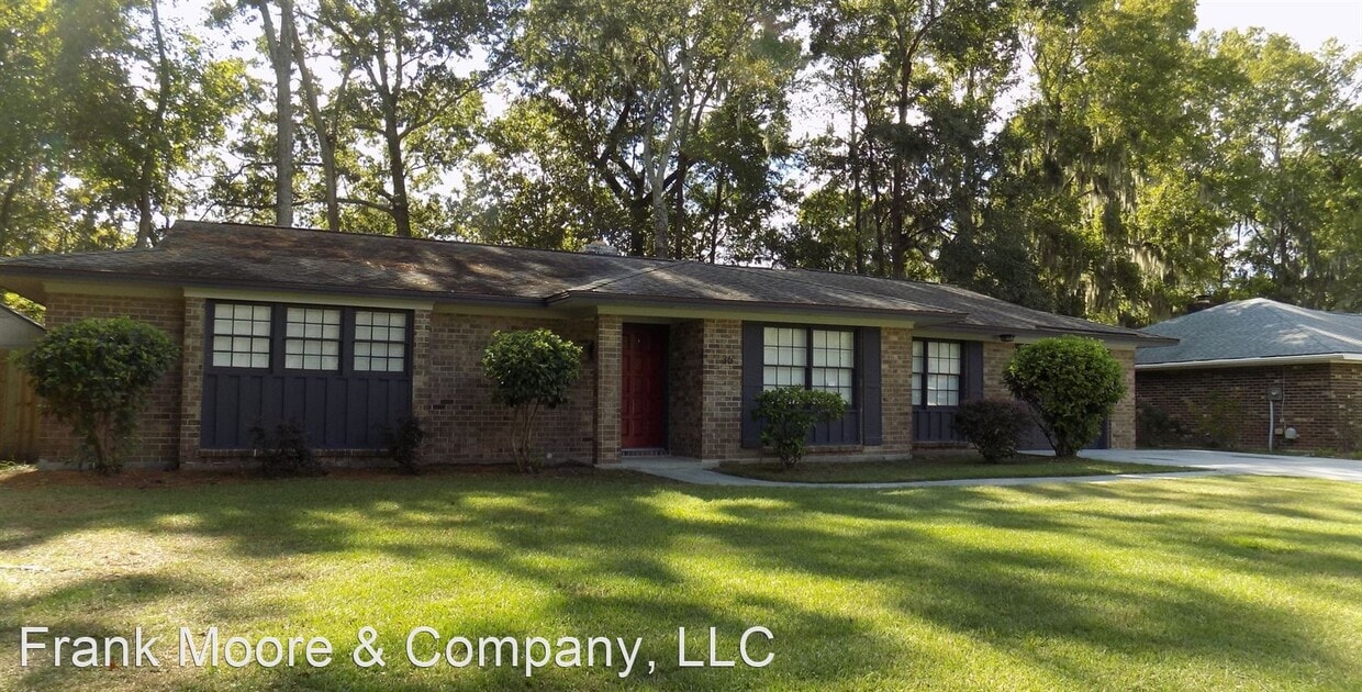 3 br, 2 bath House - 36 Barrington Circle Photo