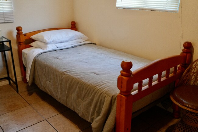 Foto del edificio - 1866 El Sereno Ave