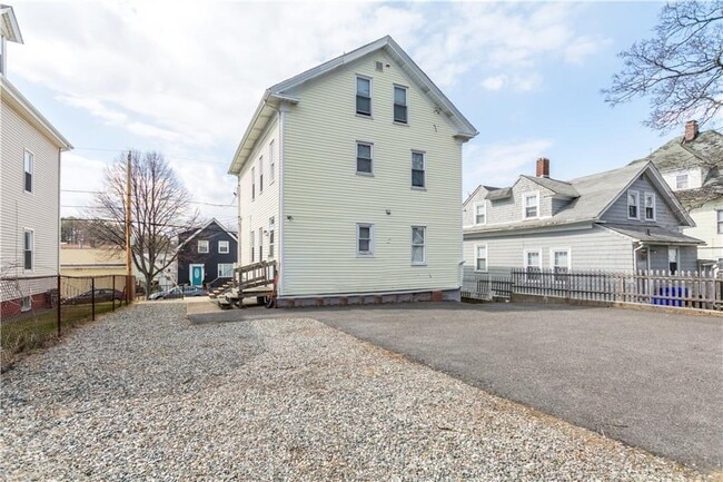 Building Photo - 82 Burgess Ave