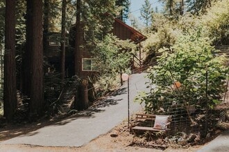 Building Photo - 8255 Tyrone Rd