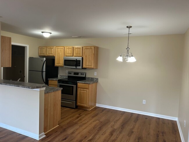 Building Photo - 2 Bed | 2 Bath Condo by Monkey Junction! M...