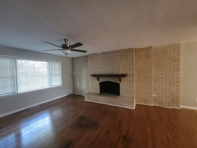 Building Photo - 29 Jamaica Dr Saint Peters, MO 63376