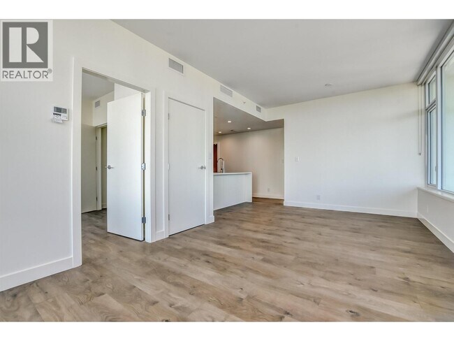 Photo du bâtiment - 5051 Imperial St