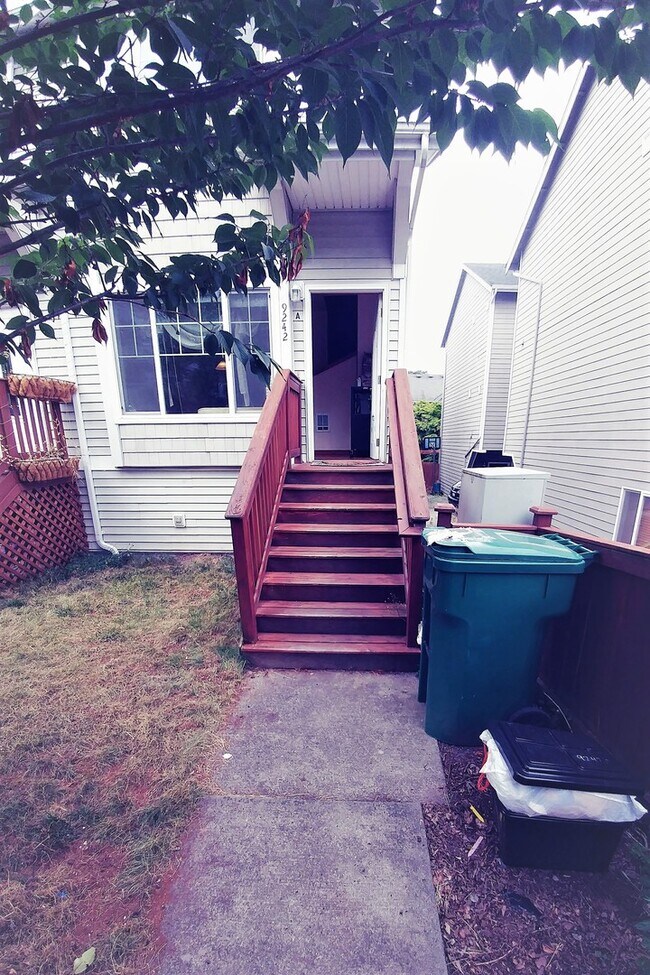 Foto del edificio - Spacious North Seattle 2BD Townhouse