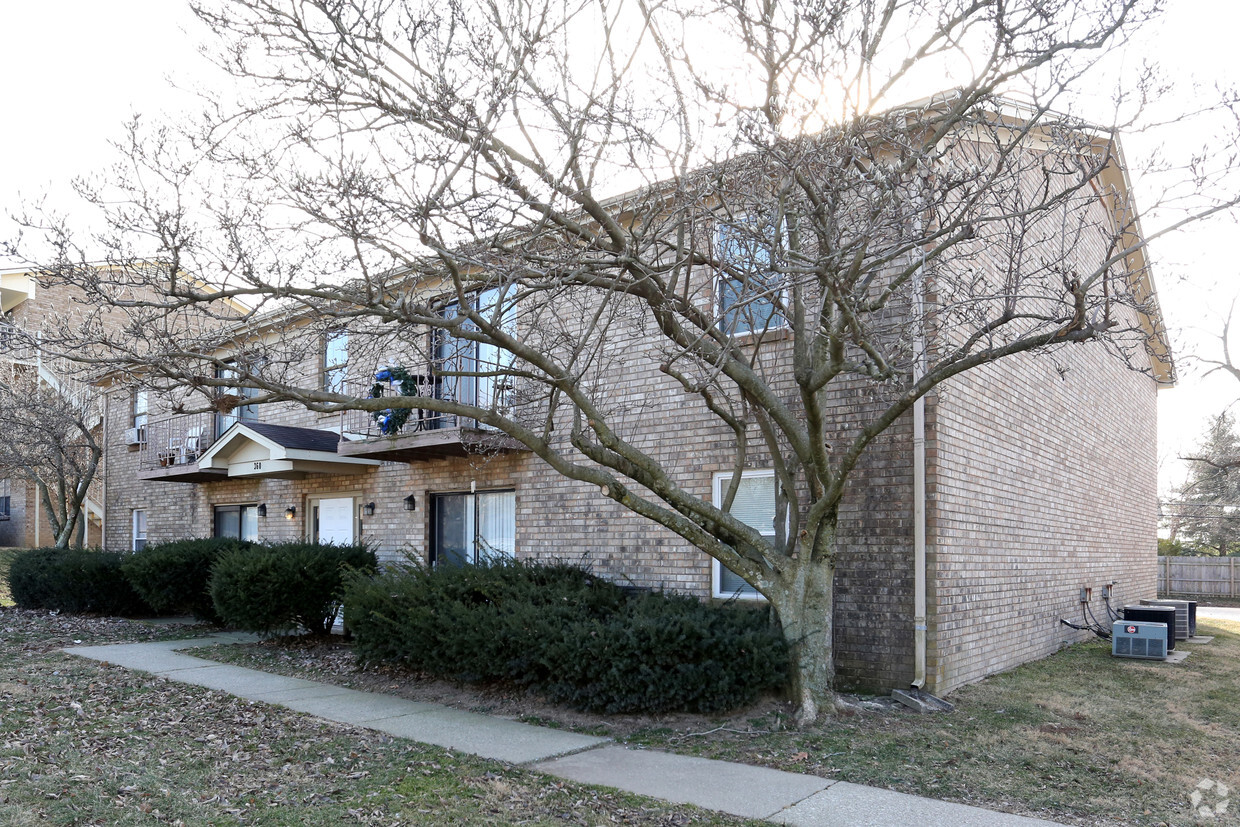 Building Photo - 348-360 Redding Rd