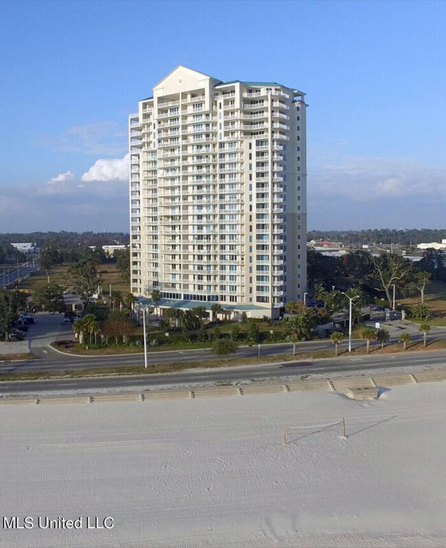 Foto del edificio - Stunning condo with perfect coastal breeze...