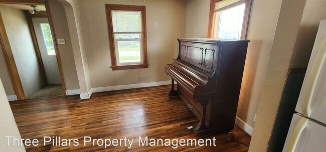 Building Photo - 3 br, 2 bath House - 2116 3rd Ave NE