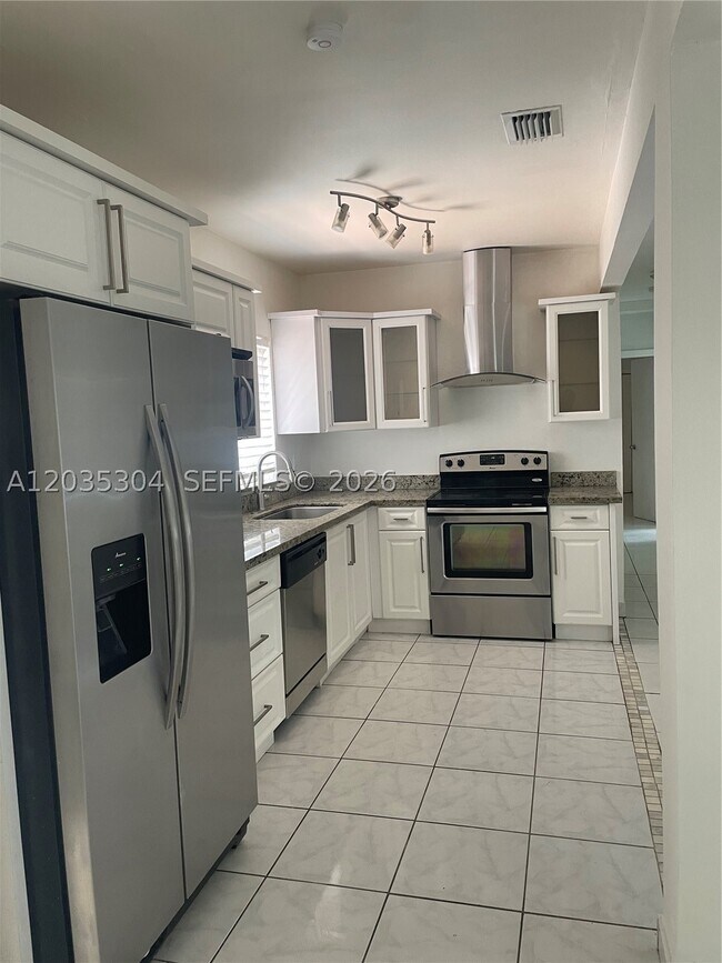 Foto del edificio - 1435 NE 173rd St