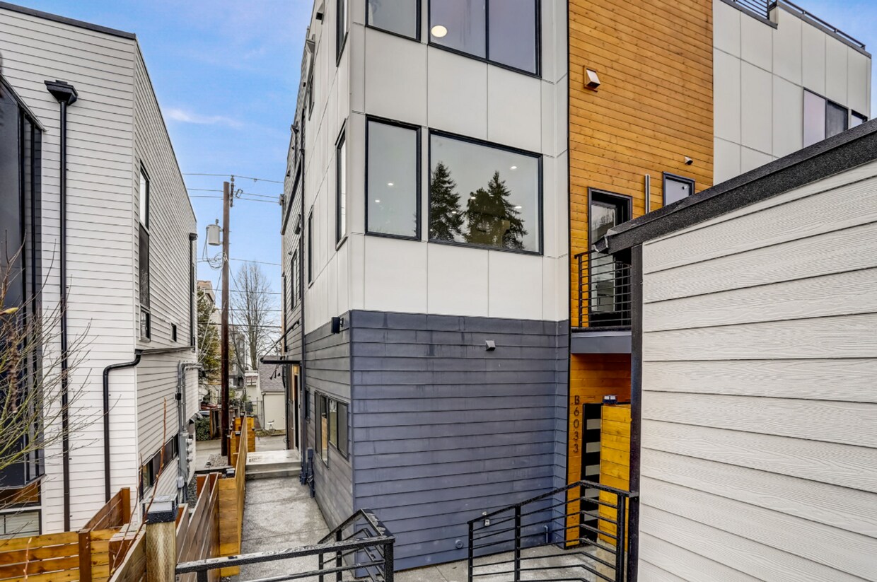 Primary Photo - Gorgeous 2 Bed 2 Bath BRAND NEW CONSTRUCTI...