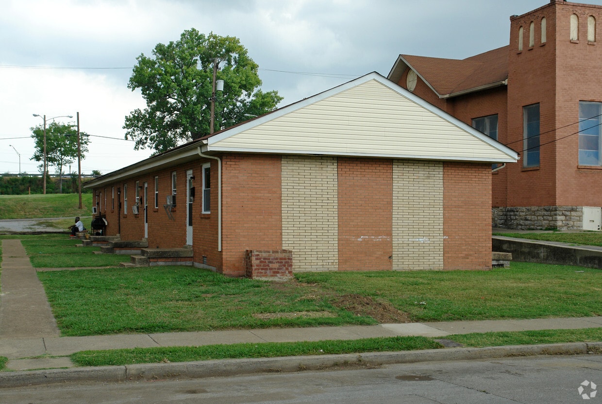 Primary Photo - 112 Fain St